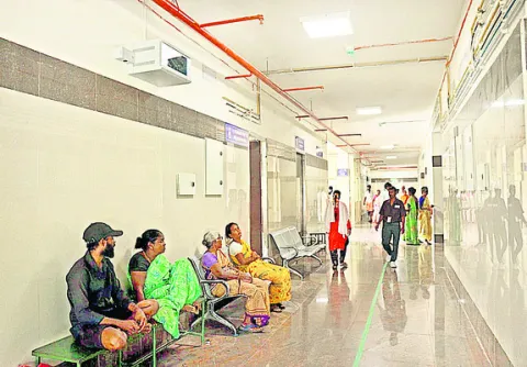 జిల్లా ఆస్పత్రిలో జనరేటర్‌తో విద్యుత్‌ 