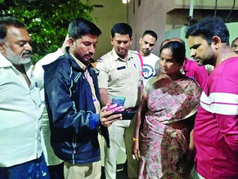 బంగారు గొలుసు అపహరణ 