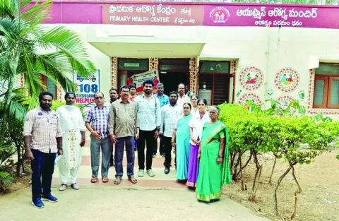లేపాక్షిలో కేంద్ర బృందం పర్యటన 