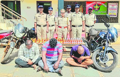 144 గోవా మద్యం బాటిళ్లు స్వాధీనం 