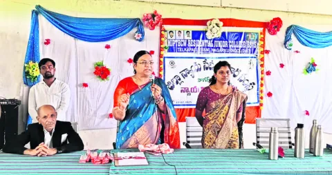 చదువుతోనే సమాజంలో గుర్తింపు 