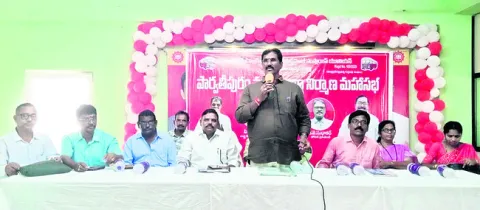వైద్యసౌకర్యం అందక మరణాలు