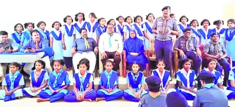 విపత్తుల నివారణకు స్కౌట్స్‌ అండ్‌గైడ్స్‌ సేవలు అందించాల