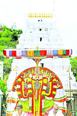 సర్వ దర్శనానికి 24 గంటలు 
