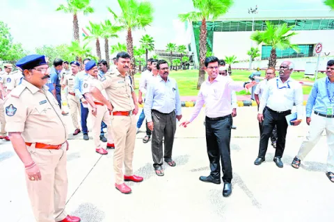 సీఎం పర్యటన ఏర్పాట్లపై సమీక్ష 