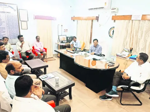 ఓసీ పనులు వేగవంతం చేయాలి