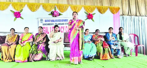 మహిళలకు చట్టాలపై అవగాహన ఉండాలి