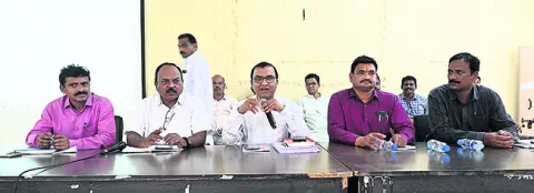 వన మహోత్సవం విజయవంతం చేయాలి
