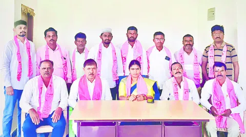 నిలిచిన పనులపై దృష్టి సారించండి 
