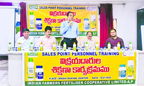 నానో ఎరువుల వినియోగం పెంచాలి 