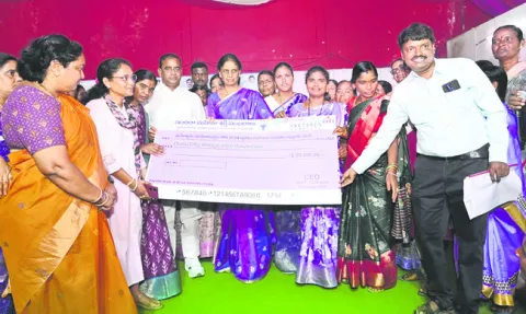 మహిళల అభ్యున్నతికి కృషి చేయాలి