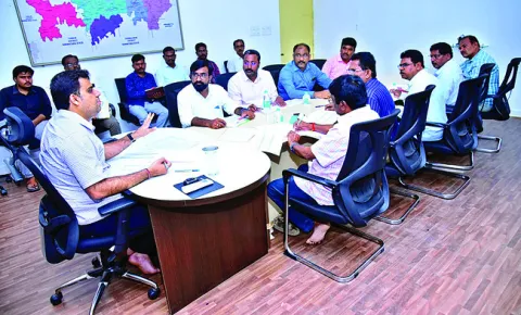 హెచ్‌ఎన్‌ఎస్‌ఎస్‌ పనులు వేగవంతం చేయండి 