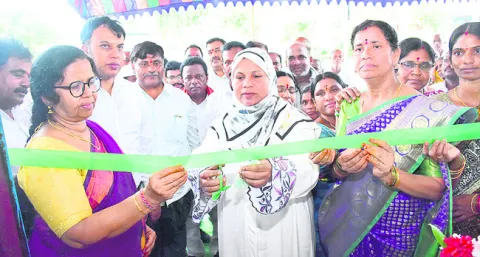 మహిళలు ఆర్థికంగా బలపడాలి