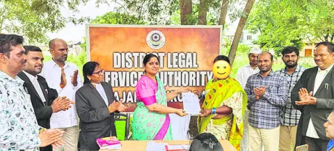 ట్రాన్స్‌జెండర్లూ  న్యాయ సహాయానికి అర్హులే
