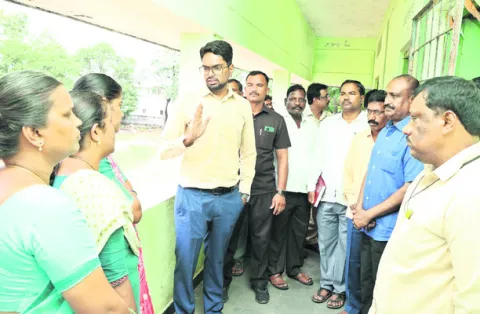 లక్ష్య సాధనకు కృషి చేయాలి : కలెక్టర్‌ 