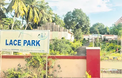 Narasapuram laces win production award