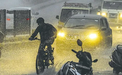 IMD predicts heavy rains for three days in Telangana