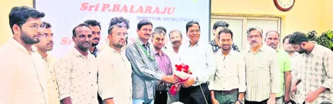 భూగర్భ కేంద్రాన్ని సందర్శించిన హైడెల్‌ డైరెక్టర్‌ 