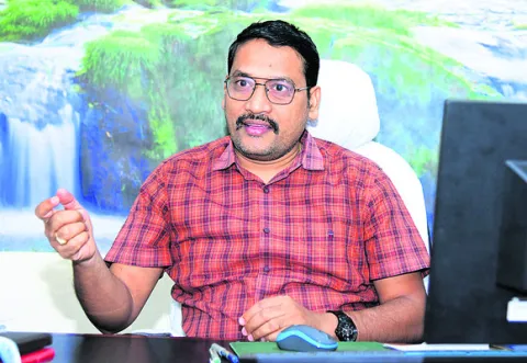 స్కూల్‌ బస్సుల కండీషన్‌పై ప్రత్యేక దృష్టి 