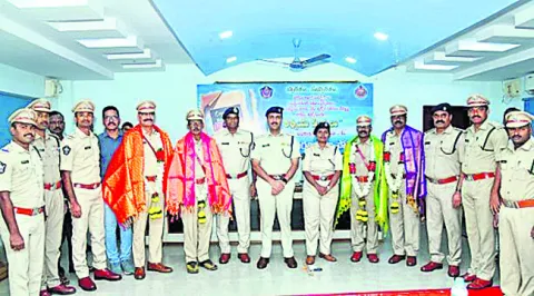 మీ సేవలు వెలకట్టలేనివి 