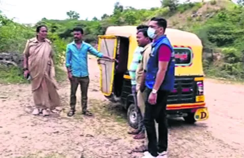 ఆటోలో