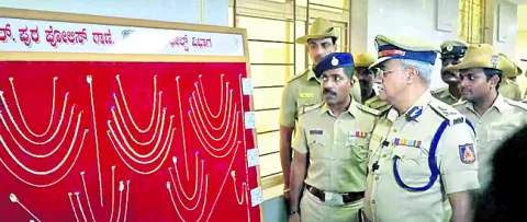 భారీగా బంగారు నగలు సీజ్‌ 
