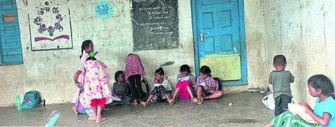 బడి తాళం తీసేదెప్పుడో?