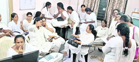 బదిలీల్లో నిబంధనలకు తూట్లు 
