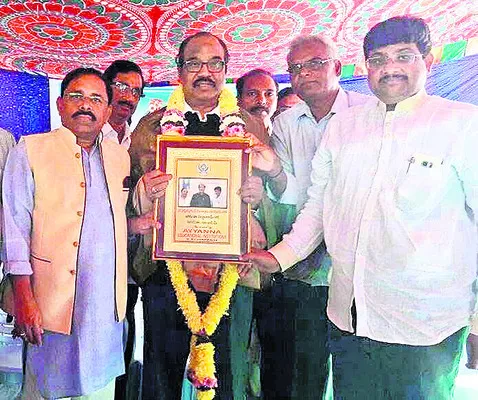 విద్యార్థులకు పట్టాభిరామ్‌ సూచనలు అమూల్యం 