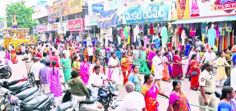 ● నయన