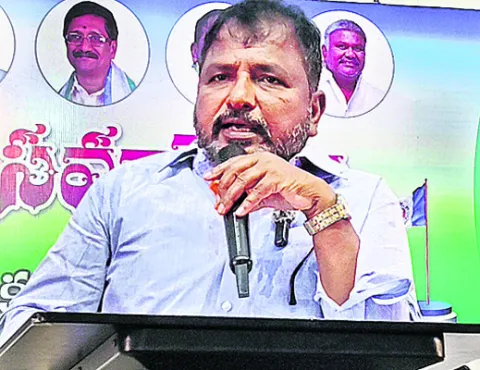 కేసులు పెట్టడం ఒక్కటే చేశారు 