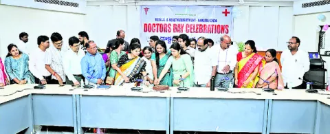 మెరుగైన వైద్యసేవలు అందించాలి