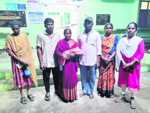 ప్రభుత్వ ఆస్పత్రిలో శిశువు మృతి 