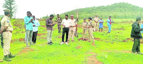 ‘మా భూములు మాకు కావాలి’