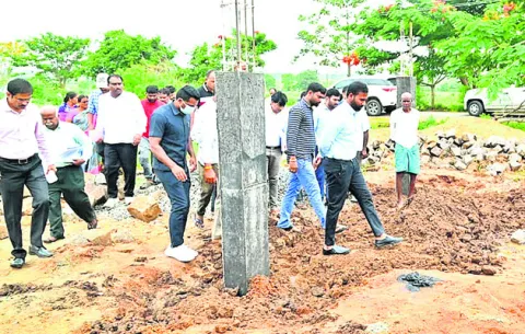 ‘ఇందిరమ్మ ఇళ్ల’ వేగం పెంచాలి