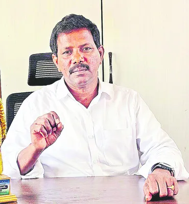 పోలవరంపై సీఎం పచ్చి అబద్ధాలు