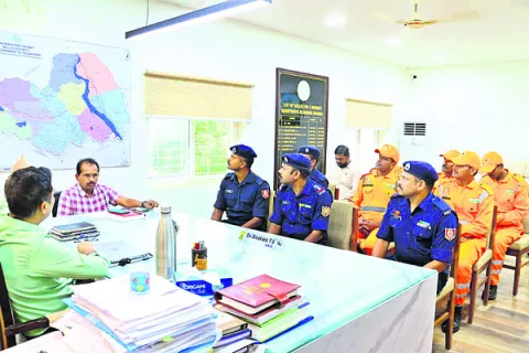 విపత్తుల సమయంలో సహాయక చర్యలు