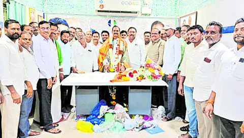 అడ్డాగా మారుద్దాం