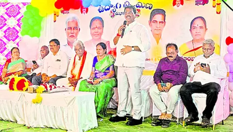 ఆర్టీసీ ఉద్యోగులకు పదవీ విరమణ మొత్తాలను చెల్లించాలి 