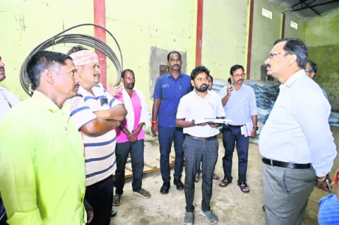 అవసరం మేరకే ఎరువులు తీసుకోవాలి 