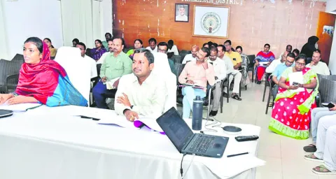 కౌలు రైతులకు సీసీఆర్‌సీ కార్డులు జారీ చేయాలి 
