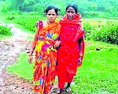 గర్భిణికి ప్రసవ కష్టాలు! 