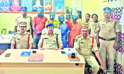వివాహిత హత్య కేసులో నలుగురి అరెస్టు