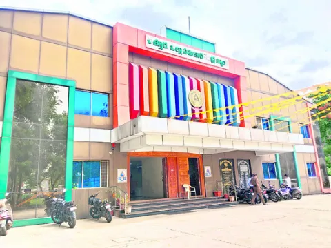 త్వరలో సంఘాలకు సారథులు 