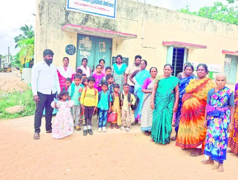 ఊరుబడంటే అలుసా? 
