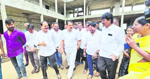 సిగ్గుపడాల్సింది పోయి దాడులు చేస్తారా 