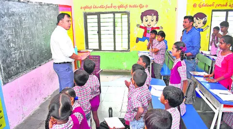 లక్ష్యం మేరకు అడ్మిషన్స్‌ సాధించాలి