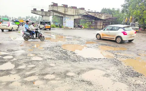 మూడేళ్లు దాటుతున్నా.. 

