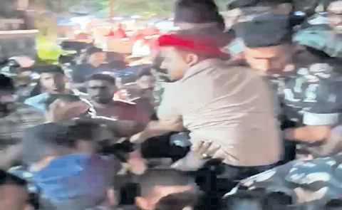 Police Over Action On Young doctors in Andhra Pradesh