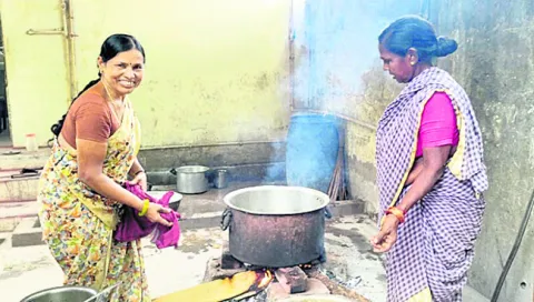 ‘మధ్యాహ్న’ వంటకు గ్యాస్‌